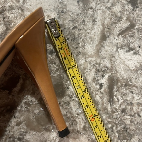 Stuart Weitzman Camel Slingback Heel Size 10 - Picture 9 of 9